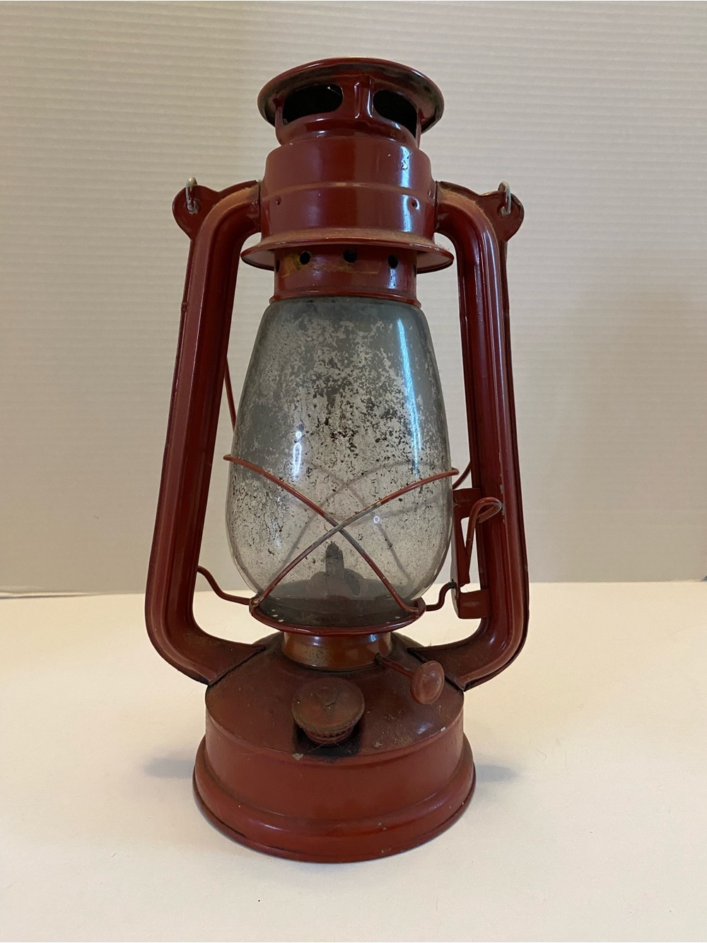 Vintage WangGuang Red American Camping Kerosene Lamp 12" Lantern Red 1970s